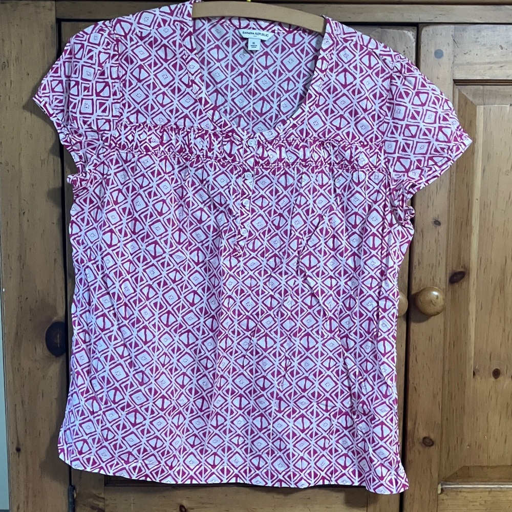 Banana Republic Red and White Patterned Blouse
